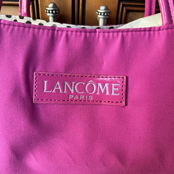 Lancôme Fuchsia Color Square Tote With Black and White Poker Dot Lining - Picture 3 of 8